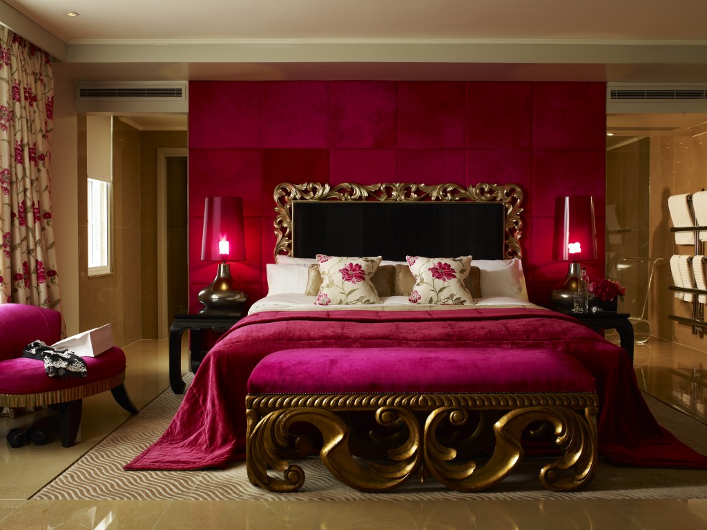 hi_MAY_BED_Schiaparelli Suite_bedroom_2013-1