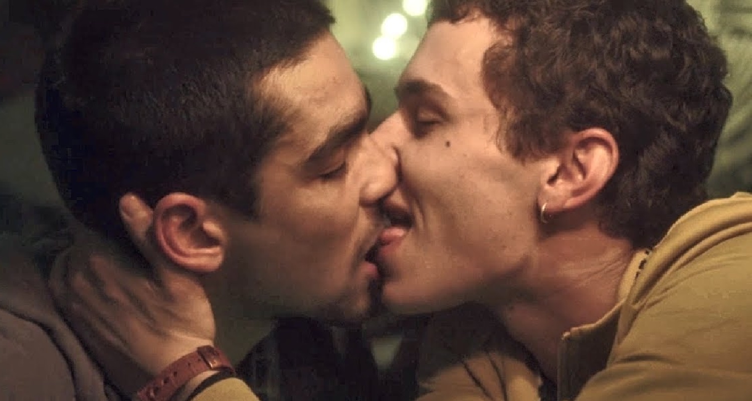 фильм про геев про поцелуи фото 10