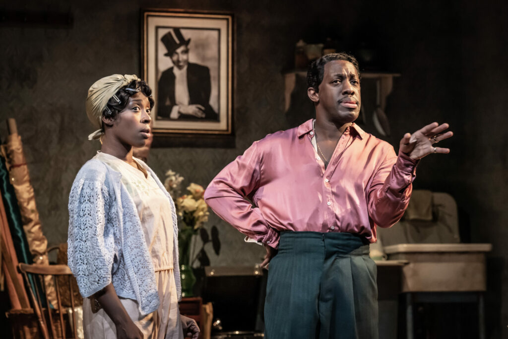 Ronkẹ Adékoluẹjo (Delia) and Giles Terera (Guy) in Blues for an Alabama Sky