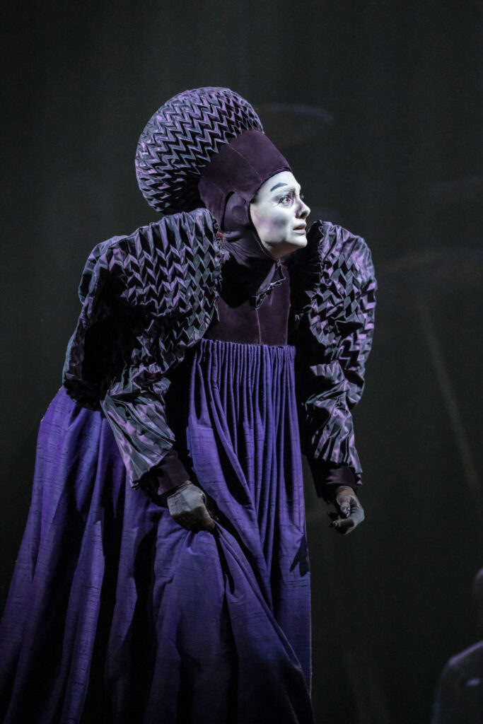 Victoria Hamilton-Barritt as Queenie in Hex