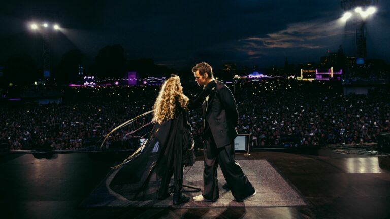 Stevie Nicks and Harry Styles on stage
