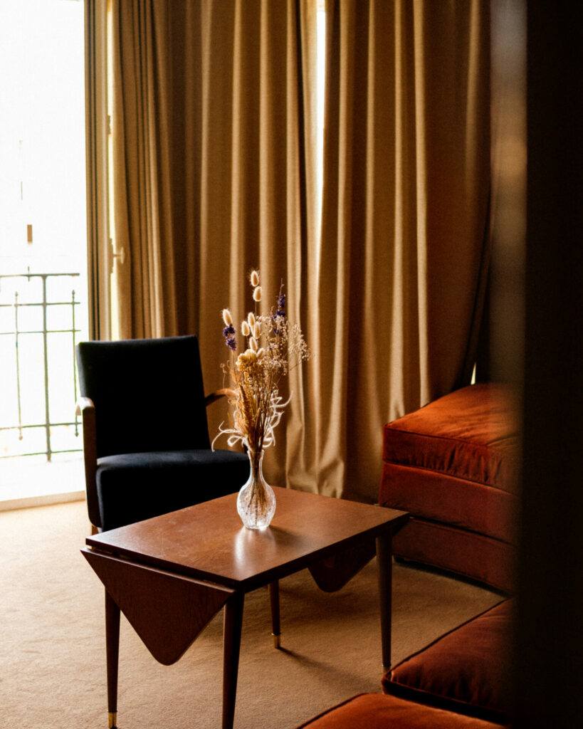 Suite's sitting room at Hôtel Rochechouart 