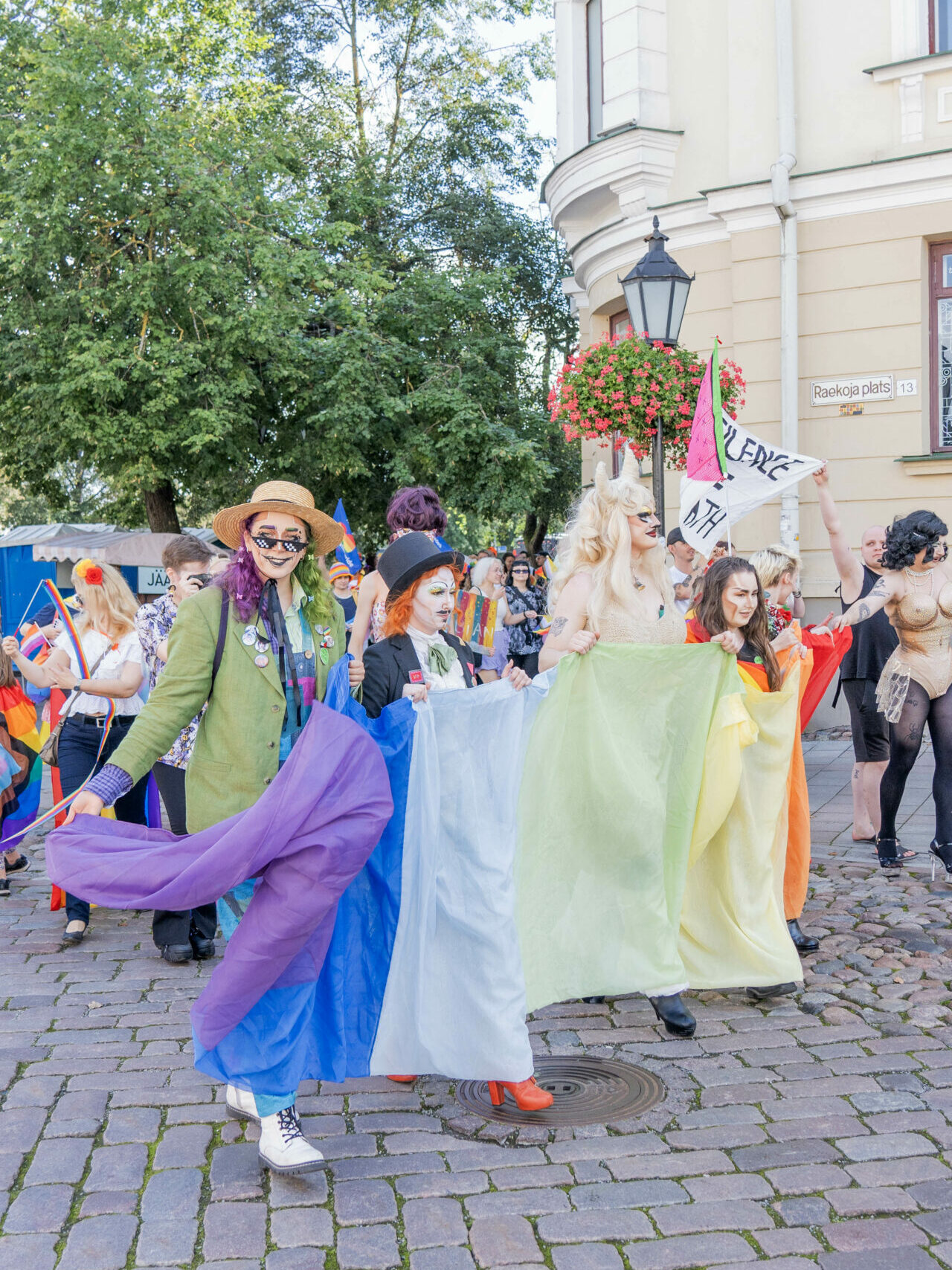 Drag queens and kings marking in Tartu Pride 