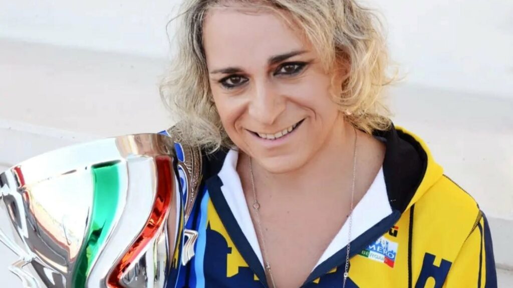 Valentina Petrillo holding a trophy