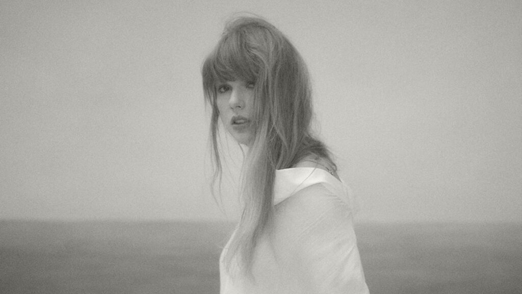 A black and white picture of Taylor Swift